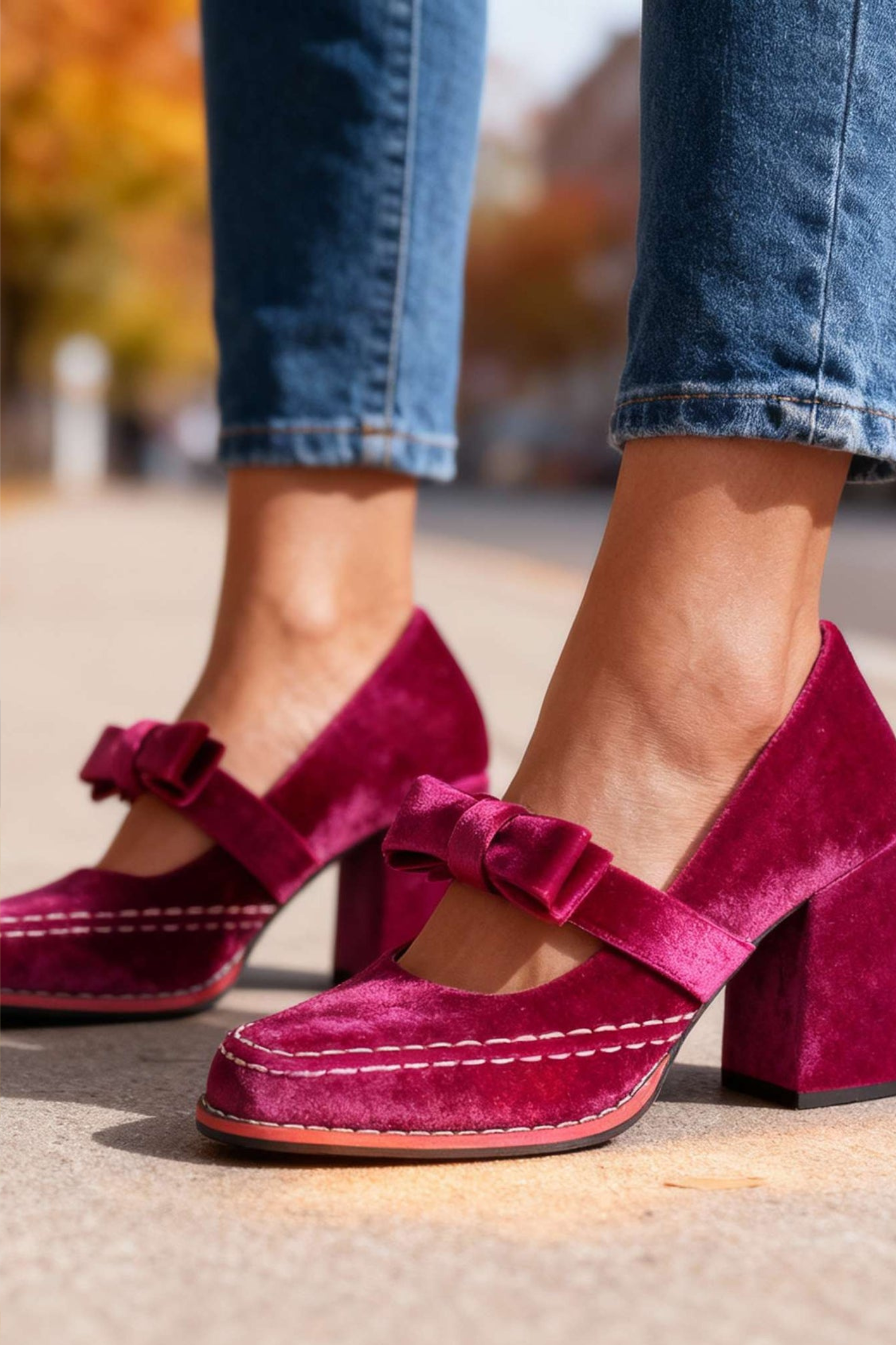 Classic Mary Jane Block Heel Shoes with Decorative Bow