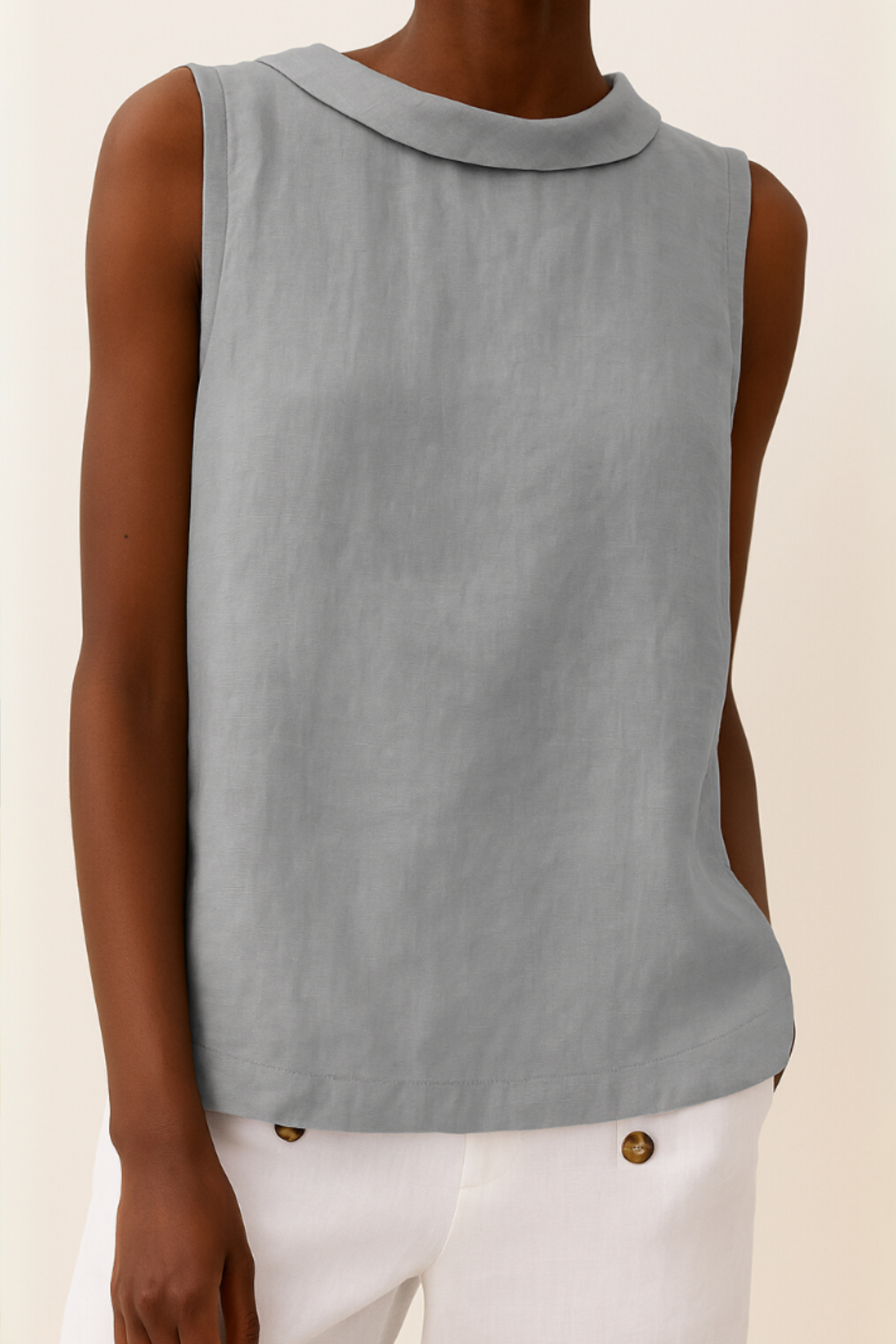 Round Neck Sleeveless Blouse