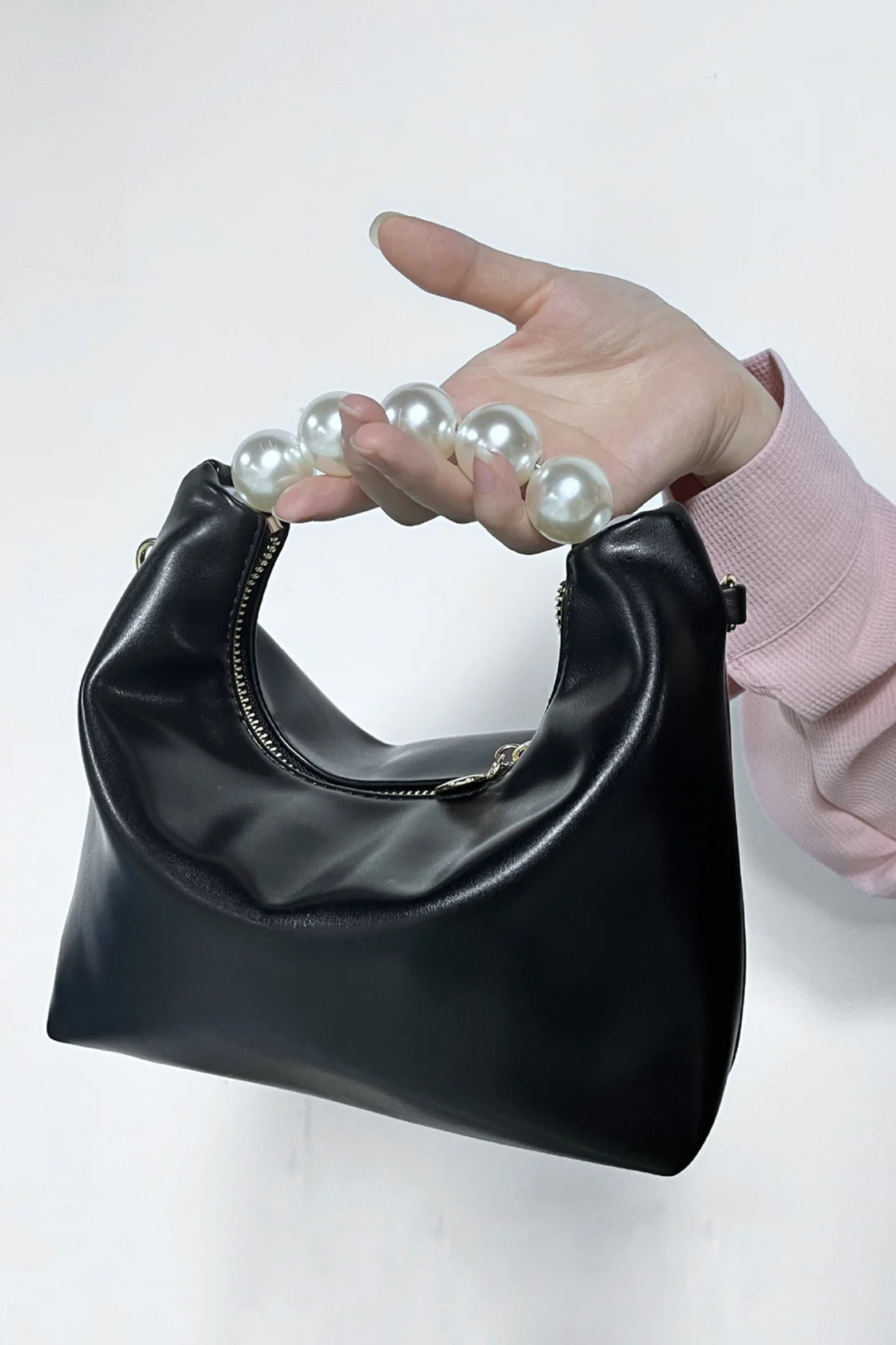 Pearl Elegance Chain Crossbody Bag