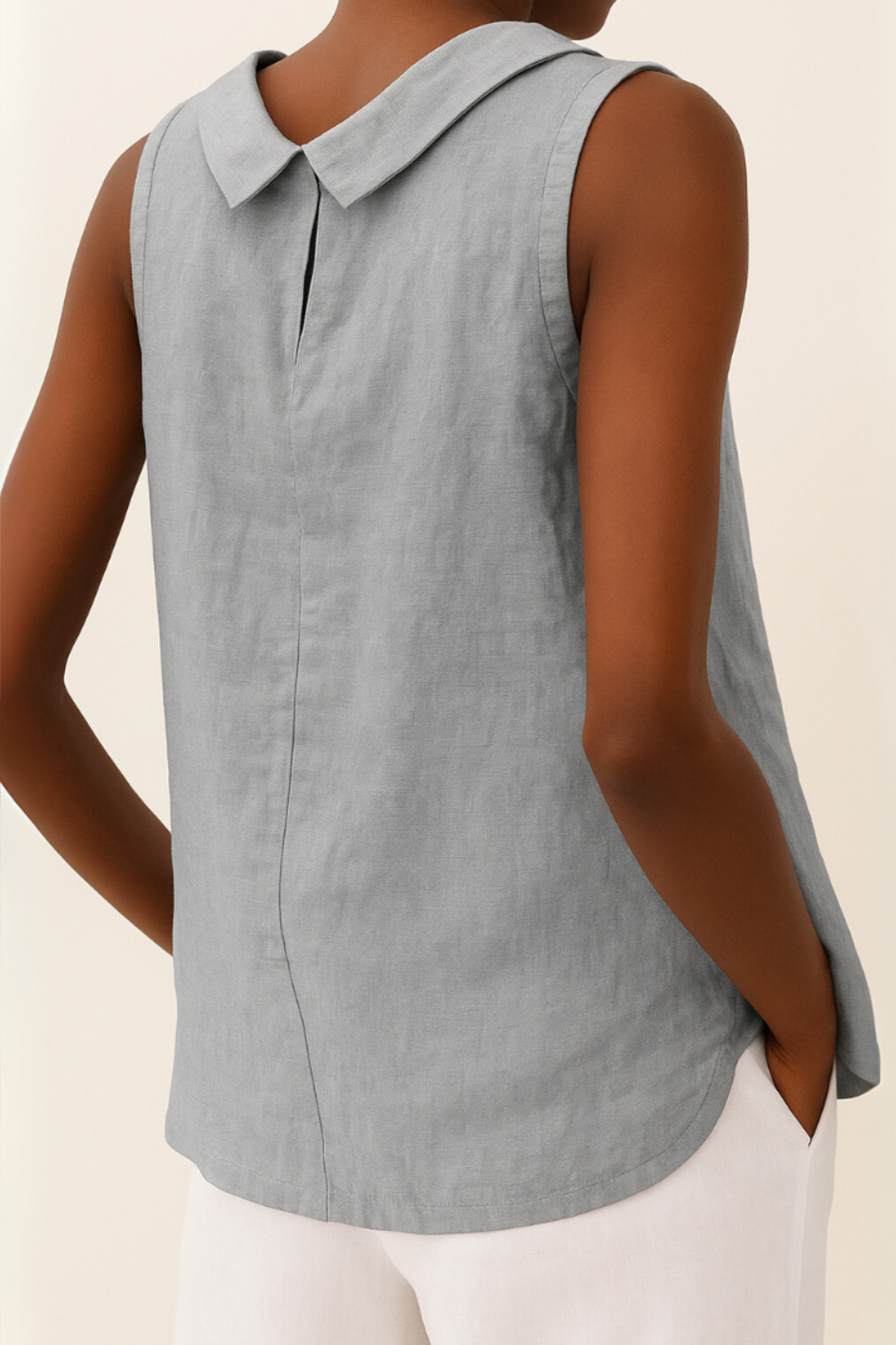 Round Neck Sleeveless Blouse