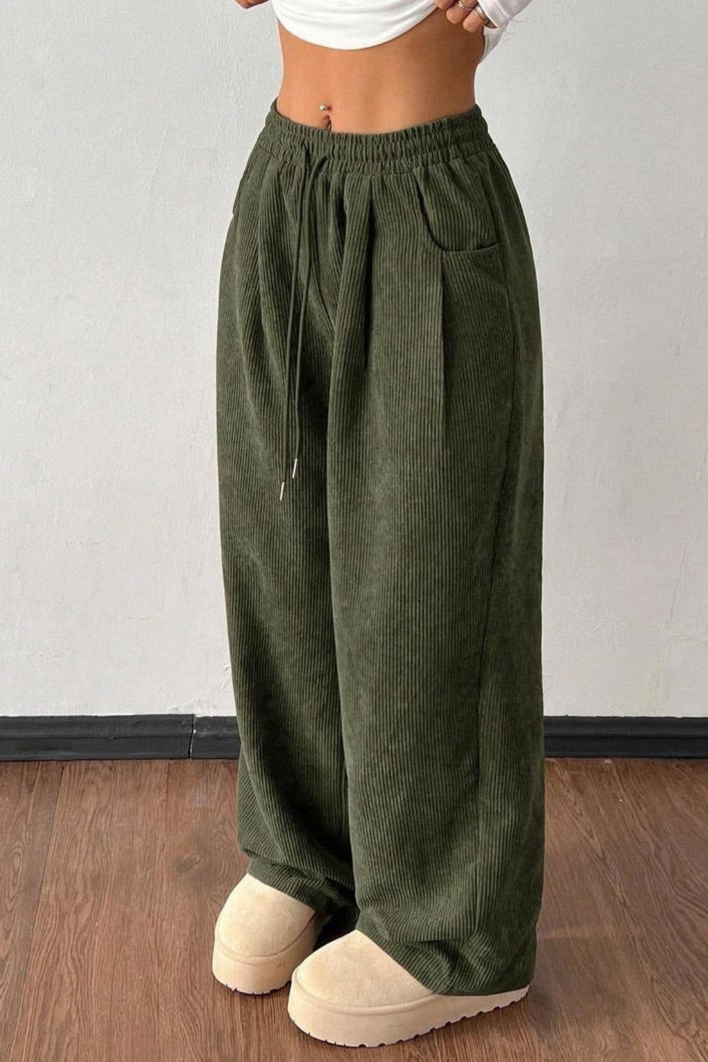 Women's Relaxed Corduroy Wide-Leg Pants