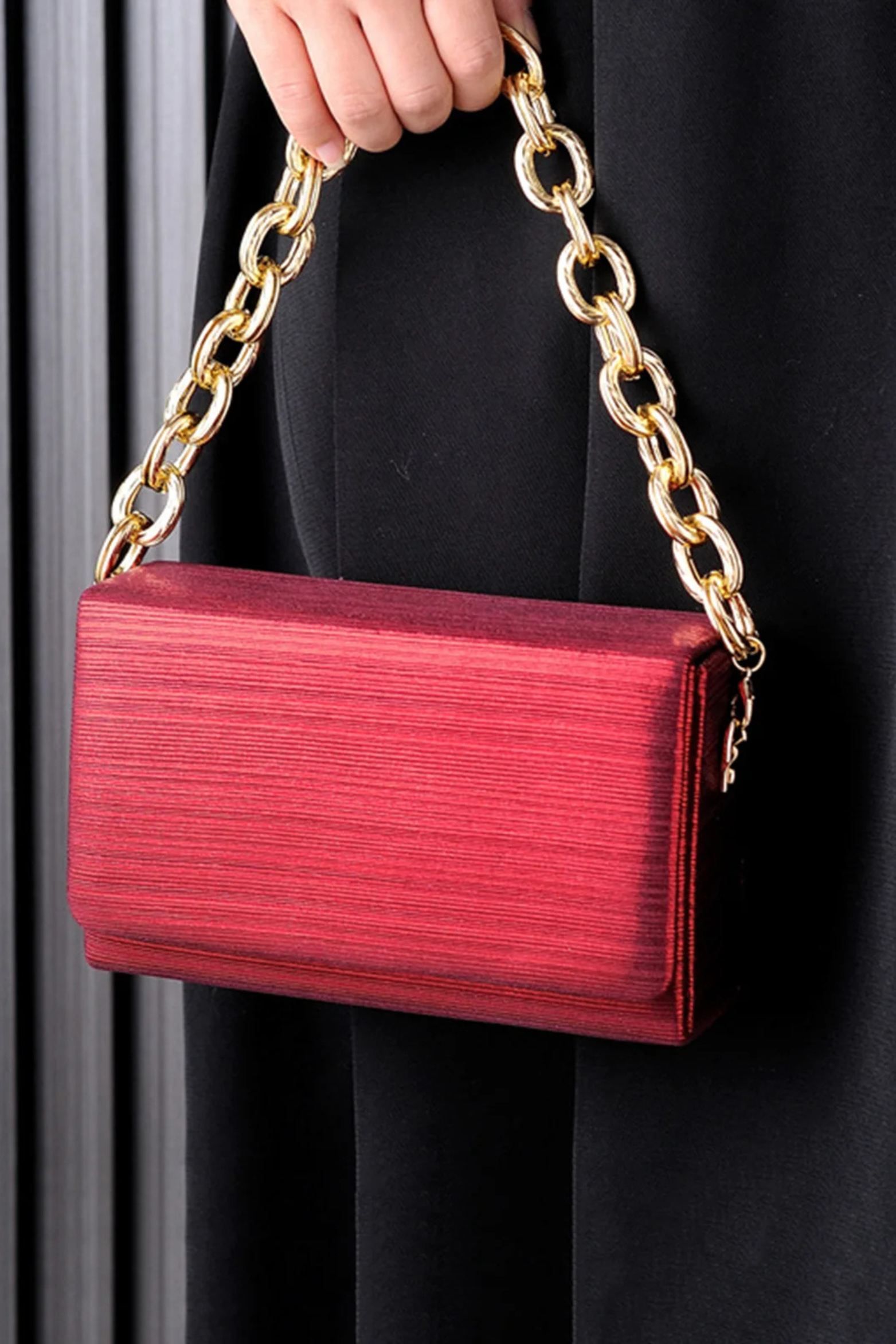 Metropolitan Chain Square Shoulder Bag