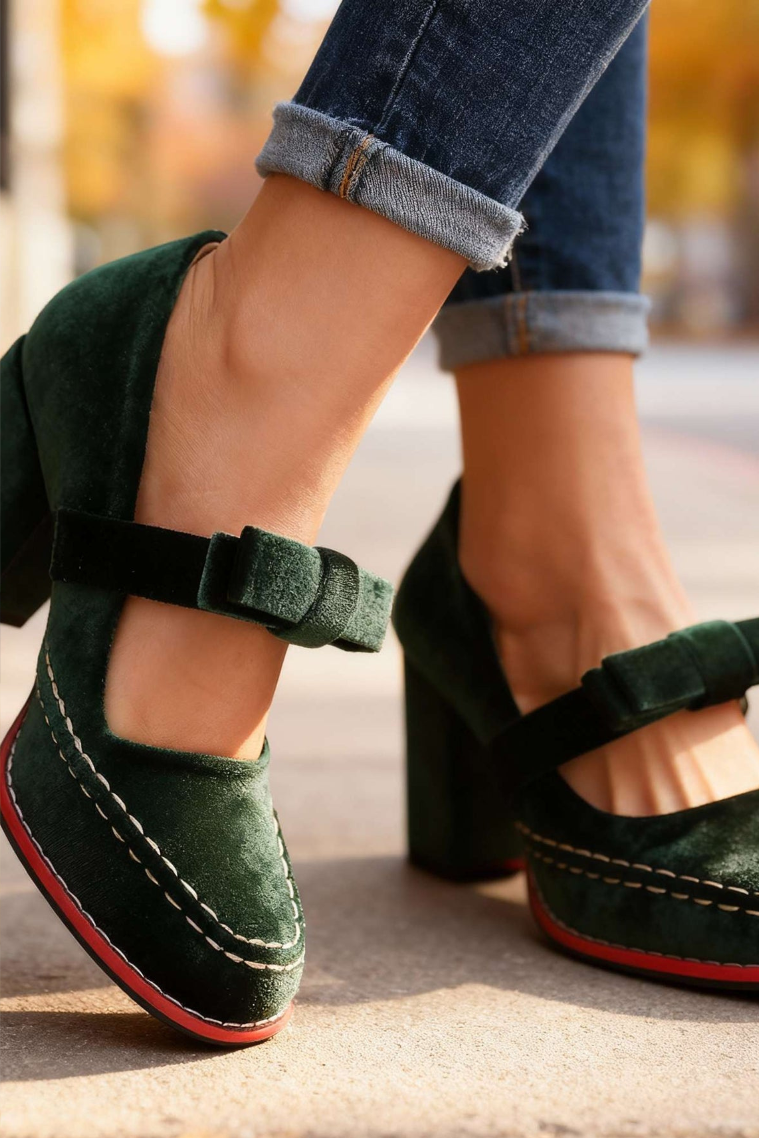 Classic Mary Jane Block Heel Shoes with Decorative Bow