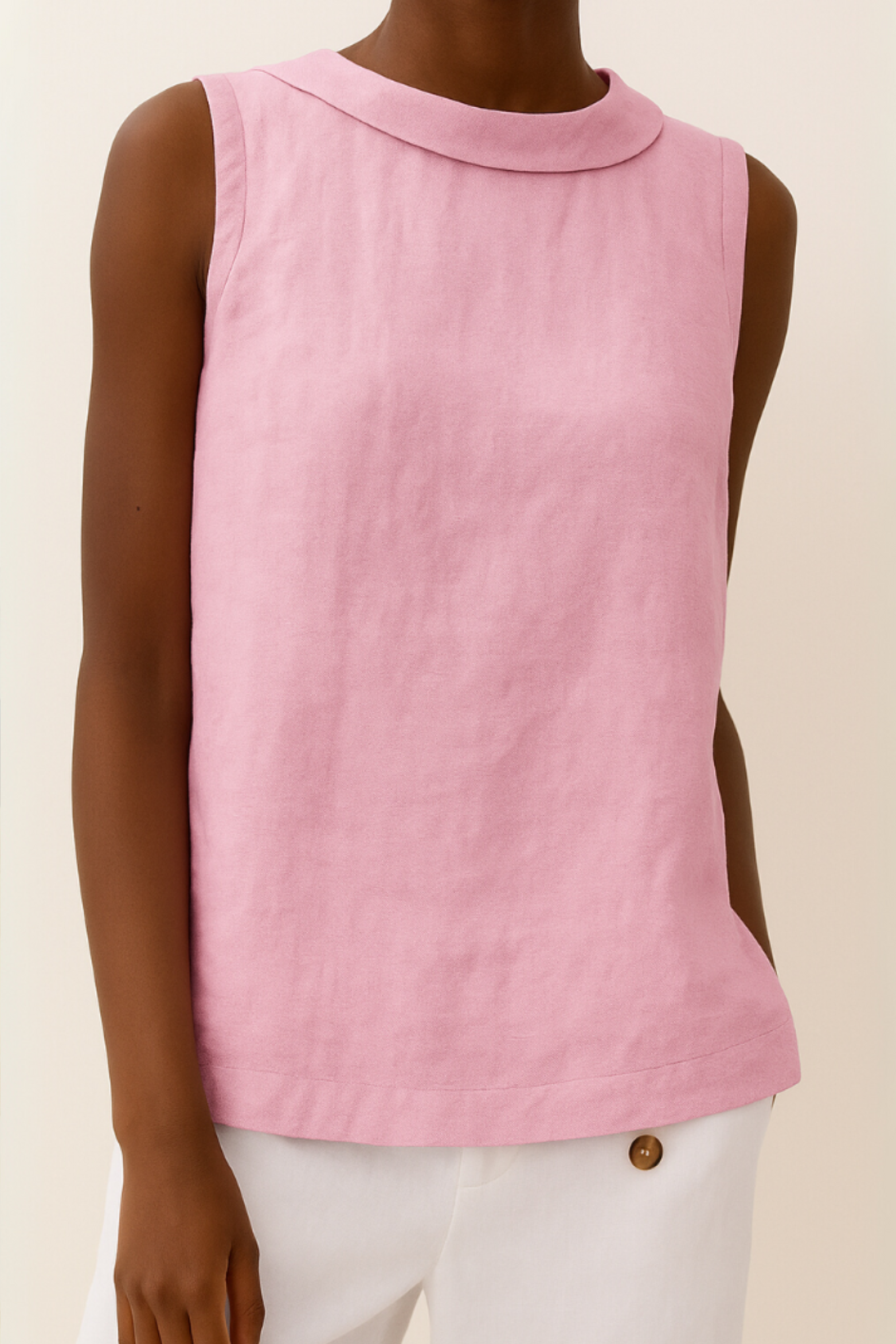 Round Neck Sleeveless Blouse