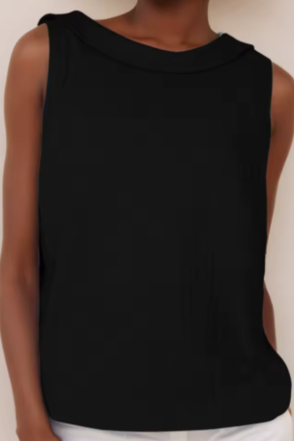 Round Neck Sleeveless Blouse