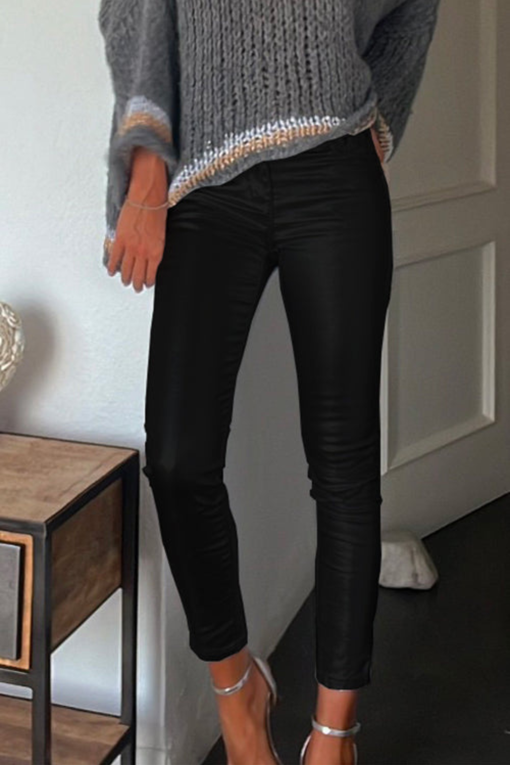 Faux Leather Pocket Leggings pants