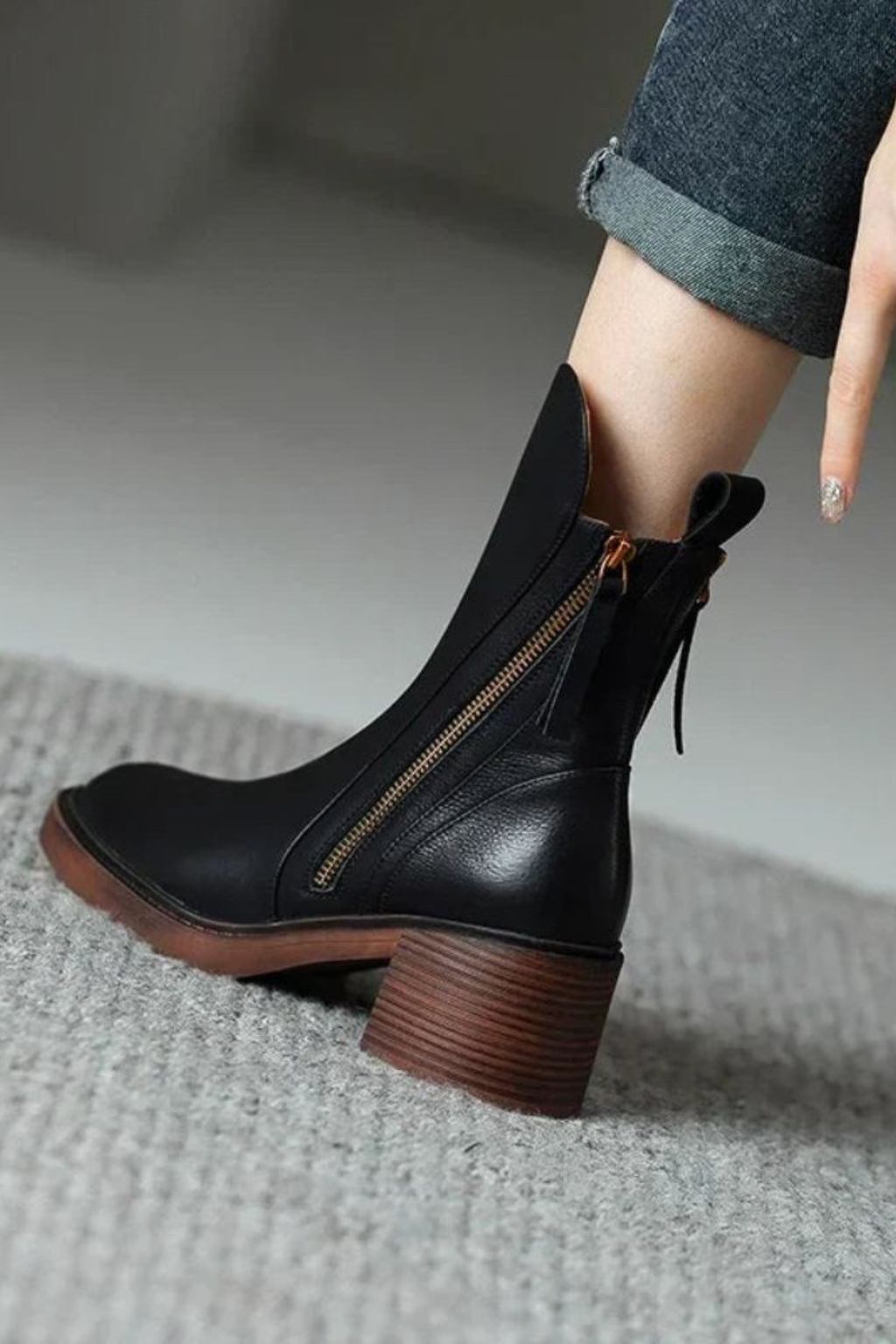 Women's Classic Chelsea Leather Boots