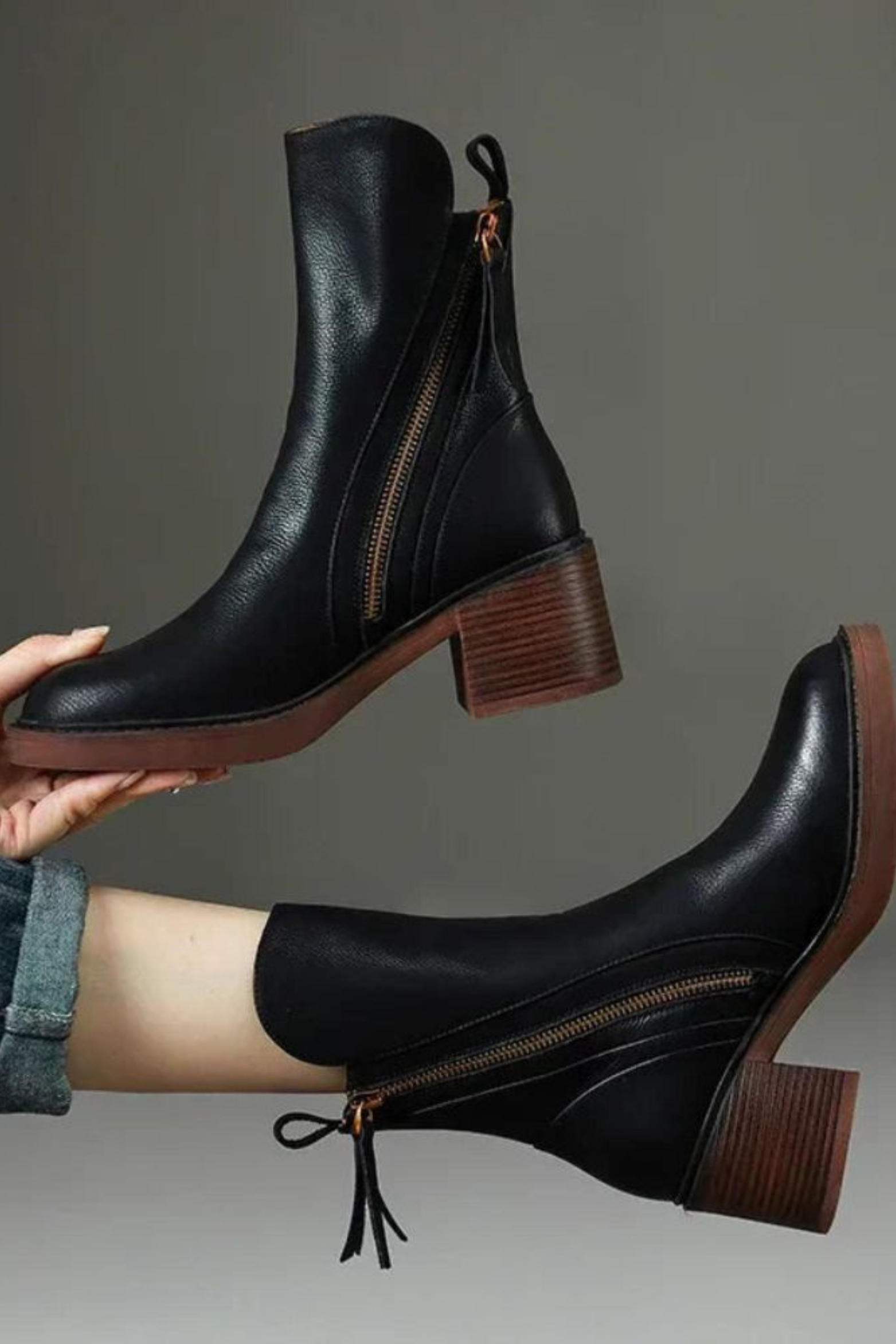 Women's Classic Chelsea Leather Boots