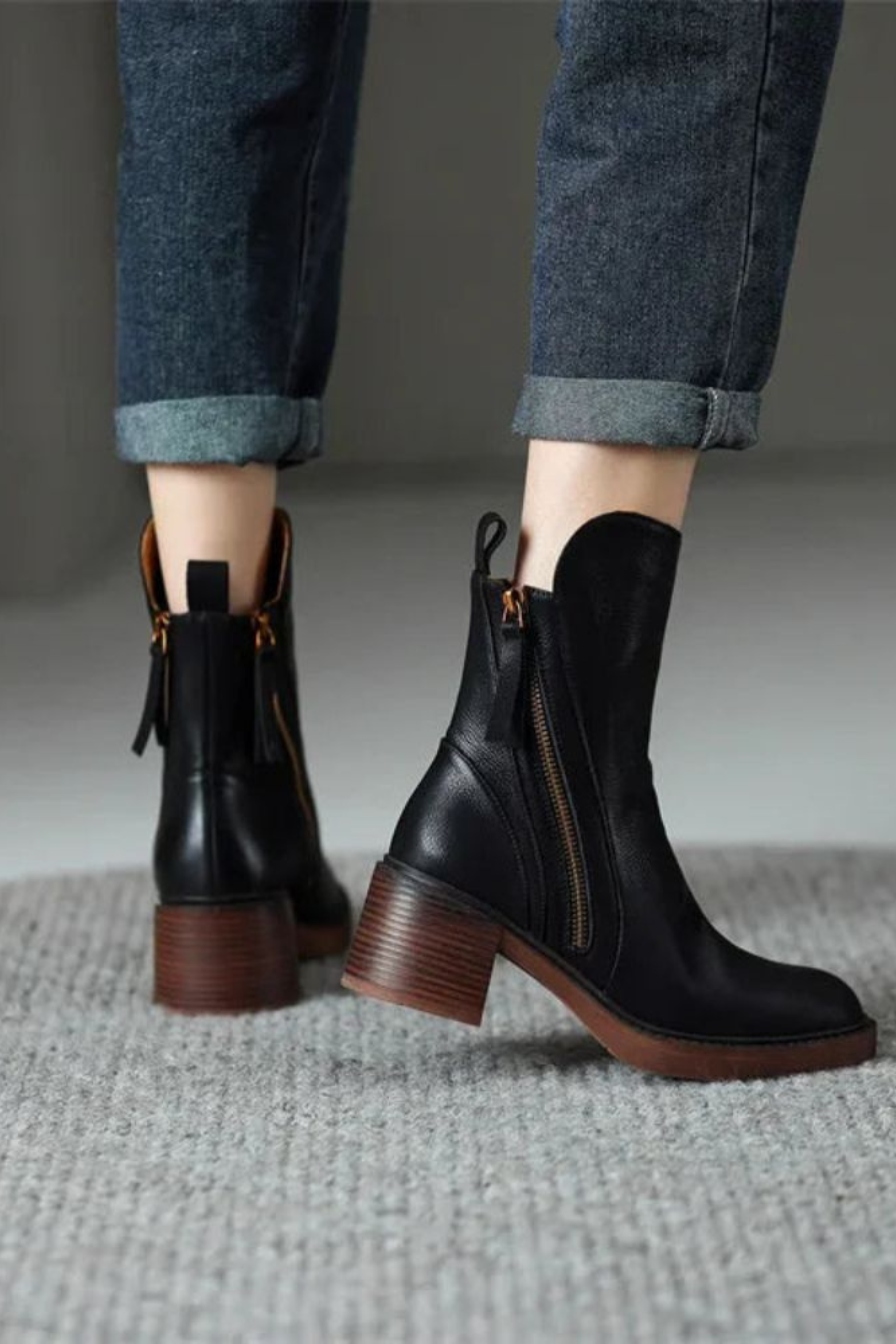 Women's Classic Chelsea Leather Boots