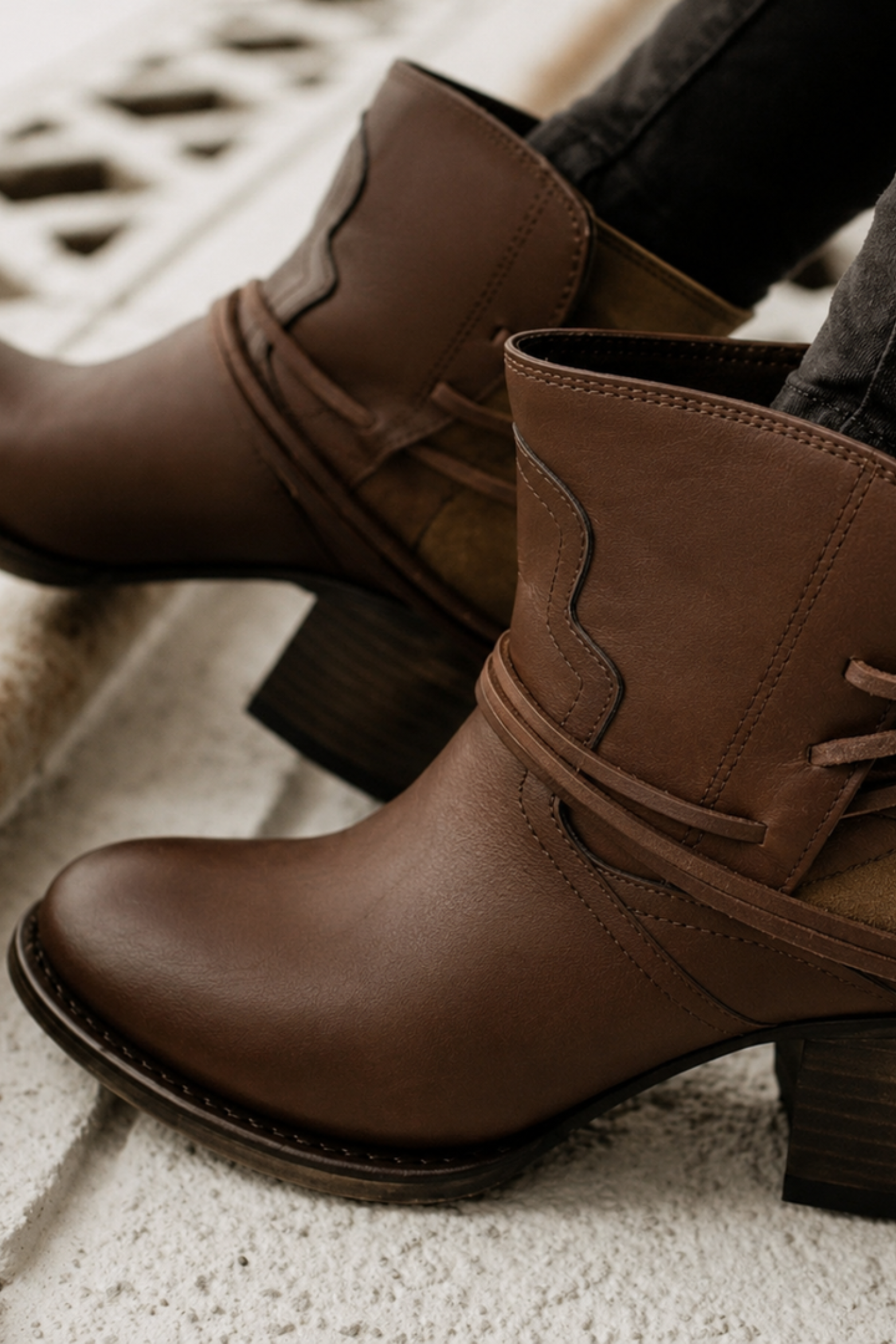 Women's Lace Up Western Cowboy Boots