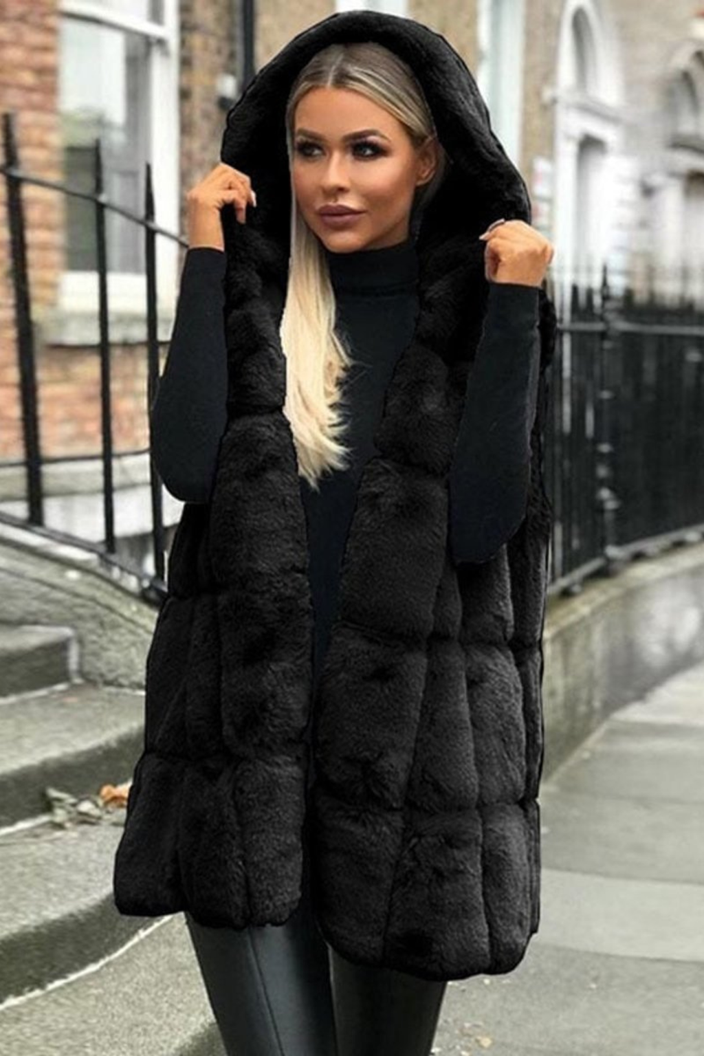Women's Long Hooded Quilted Gilet