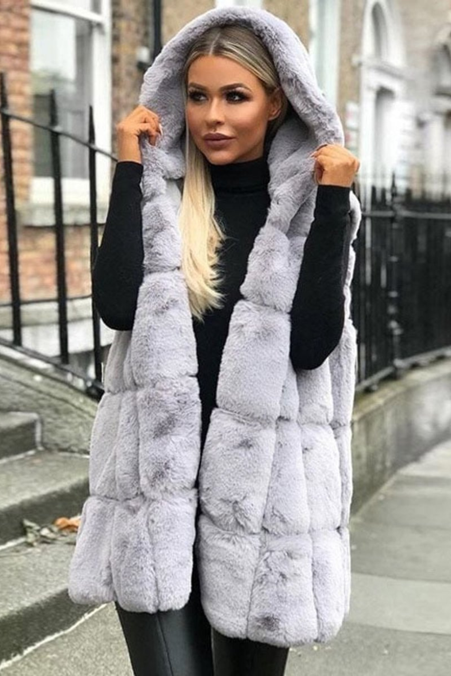 Women's Long Hooded Quilted Gilet