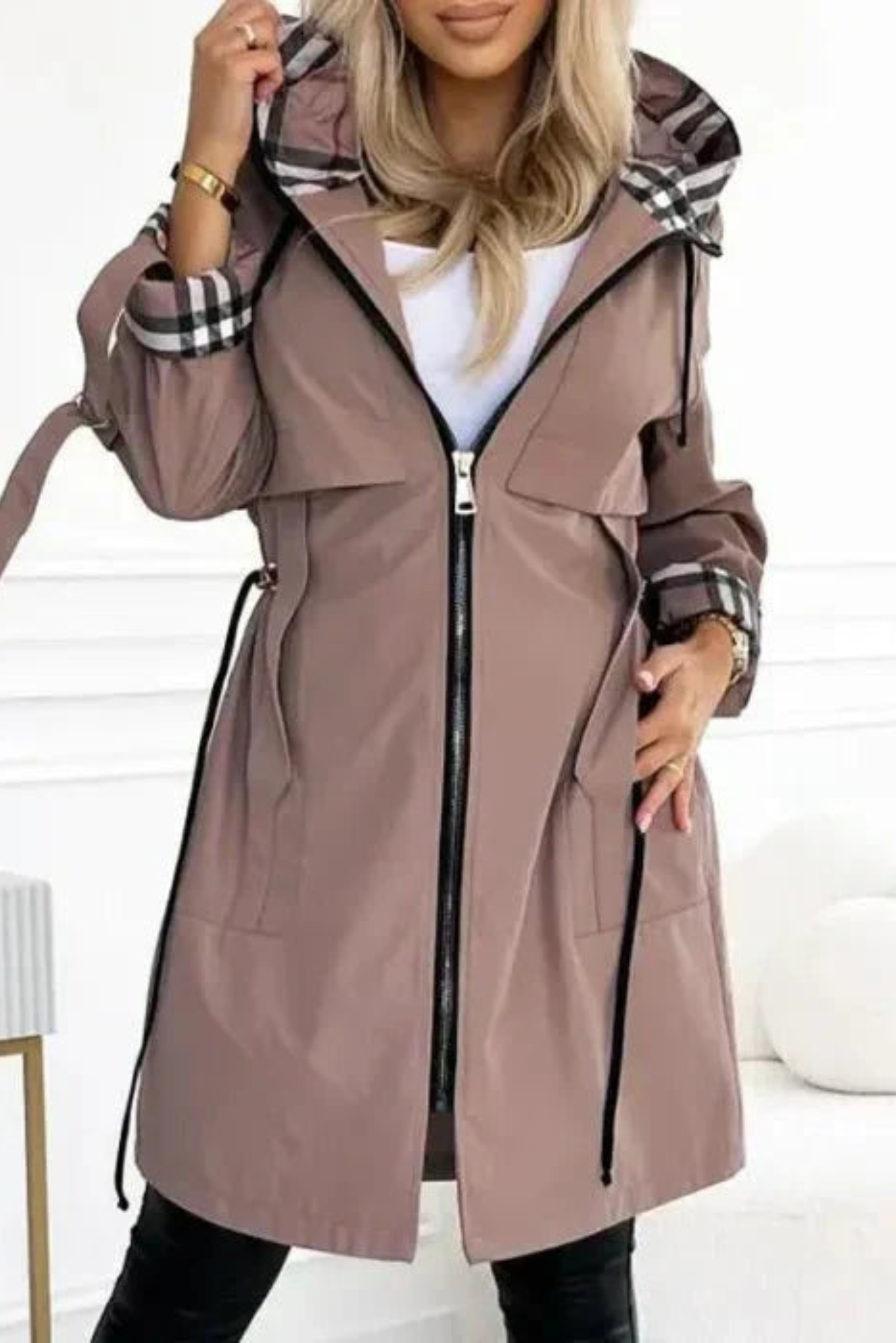 Women's Waterproof Windproof Hooded Jacket