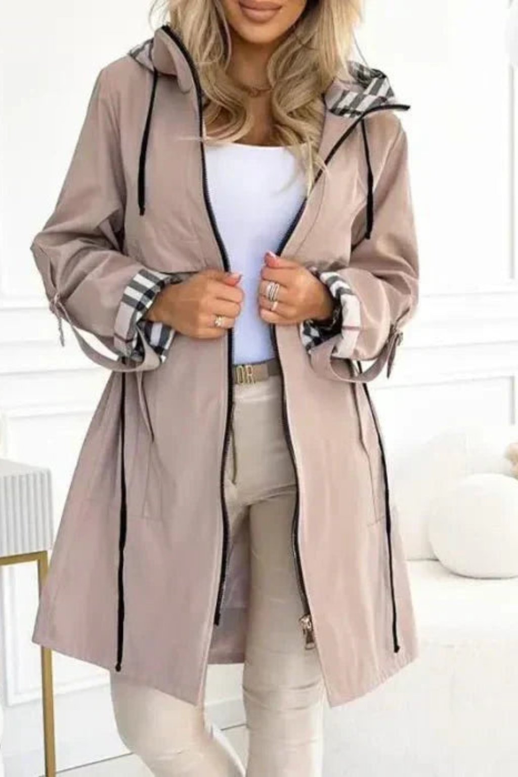 Women's Waterproof Windproof Hooded Jacket