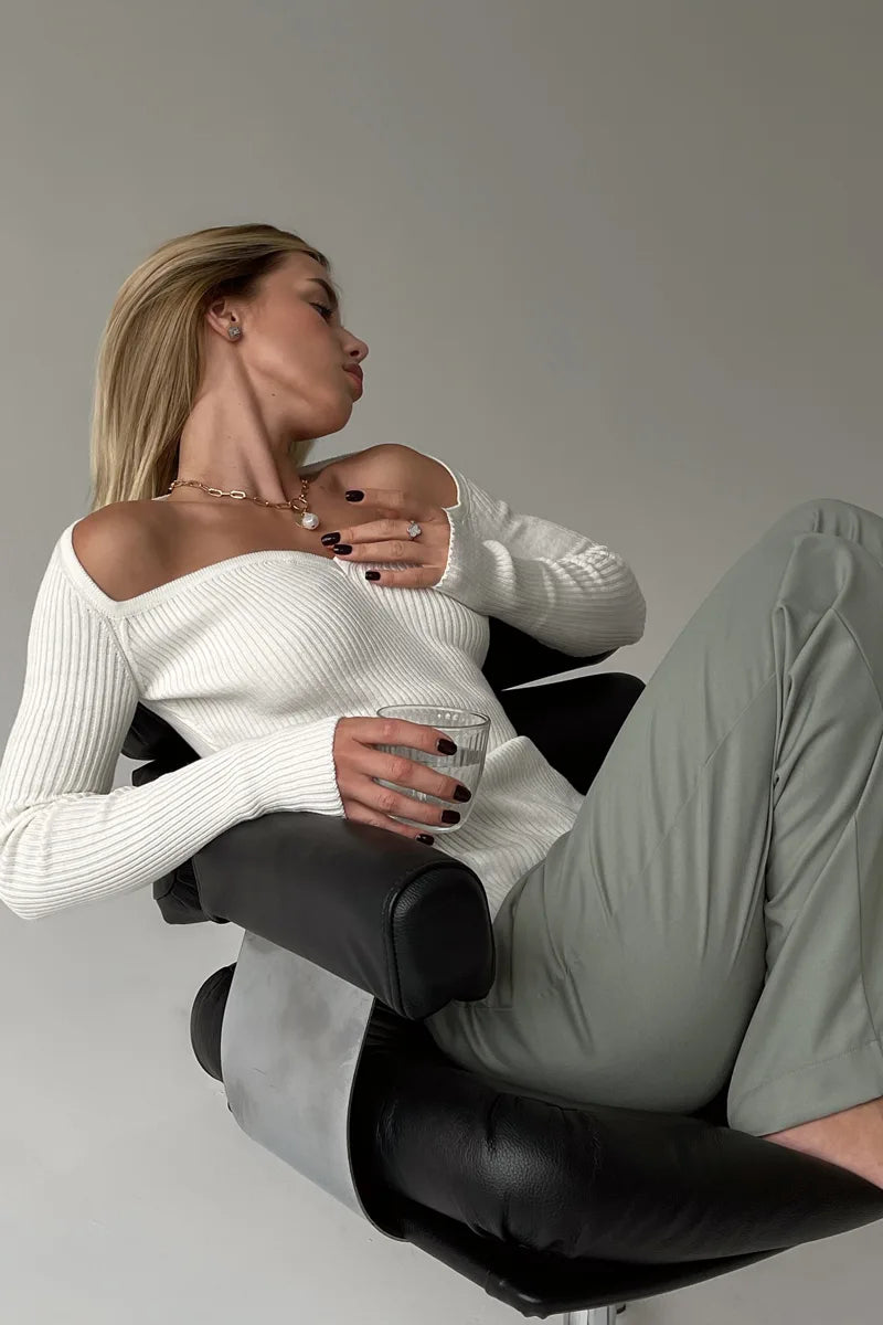 Milky White Shaped-Cut Ribbed Jumper